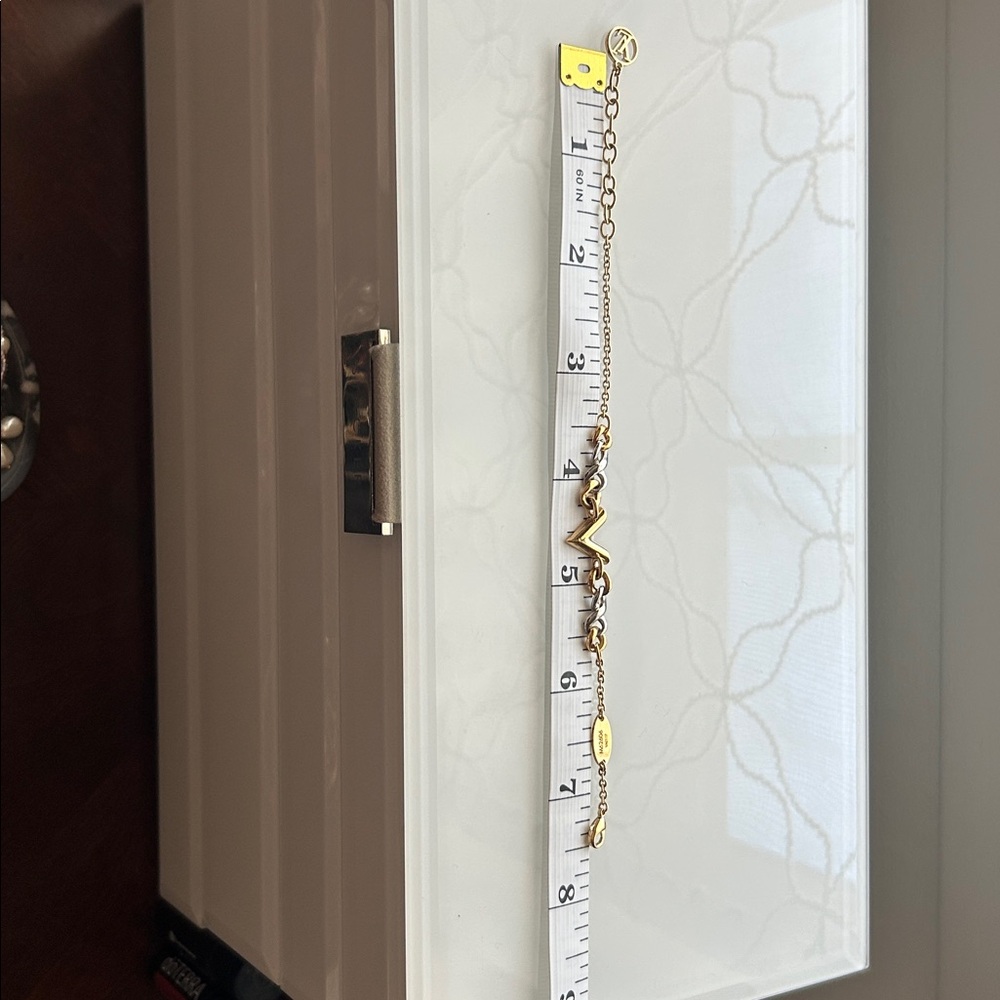 Louis Vuitton🤩Authentic Gold and Silver Chain Bracelet - Picture 4 of 7